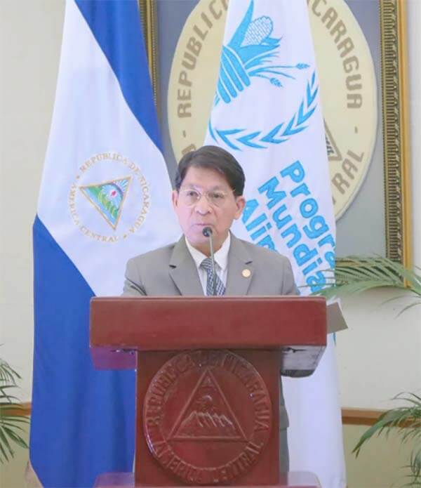 nicaragua-condecora-representante-programa-mundial-alimentos